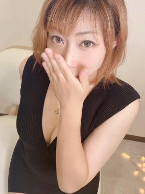新人あゆ